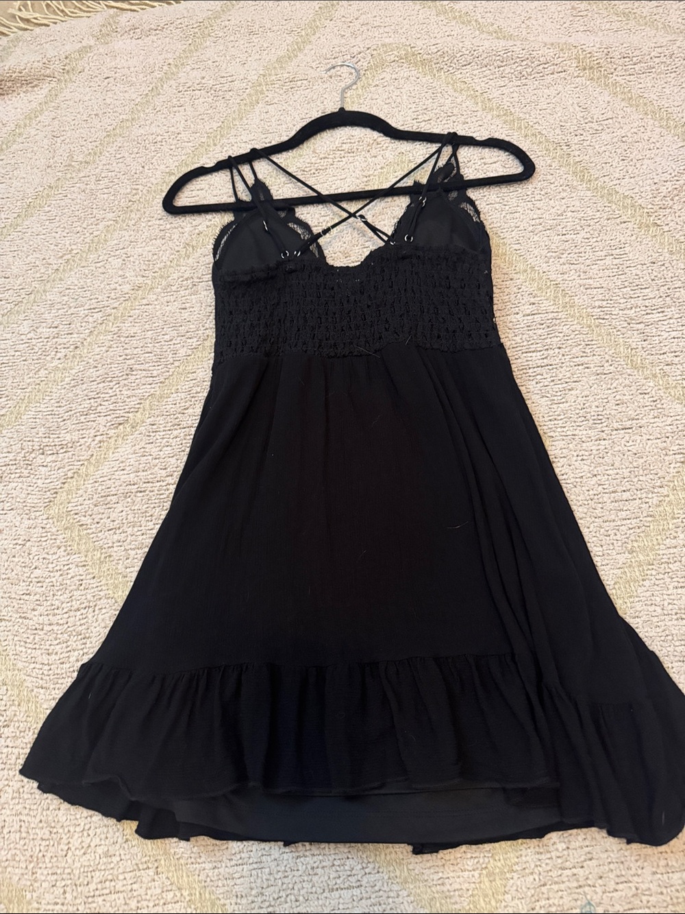 Blue Rain by Francesca’s Black Lace Crochet Criss Cross Back Mini Dress Small - Picture 4 of 4